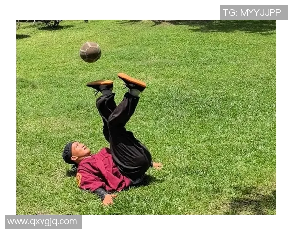 足球明星踢蹴鞠精彩瞬间集锦让你领略传统与现代的完美结合